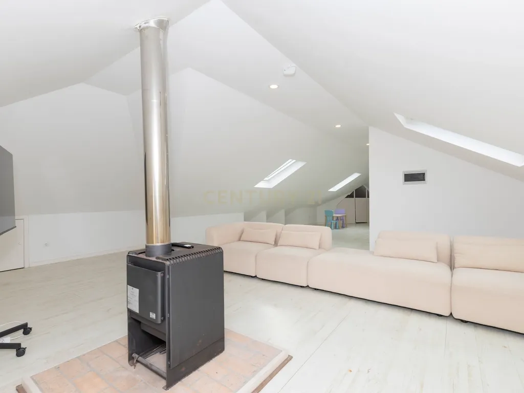 Moradia T5 de Luxo com Piscina, Ginásio, Sauna e Garrafeira em Birre, Cascais - Image 58
