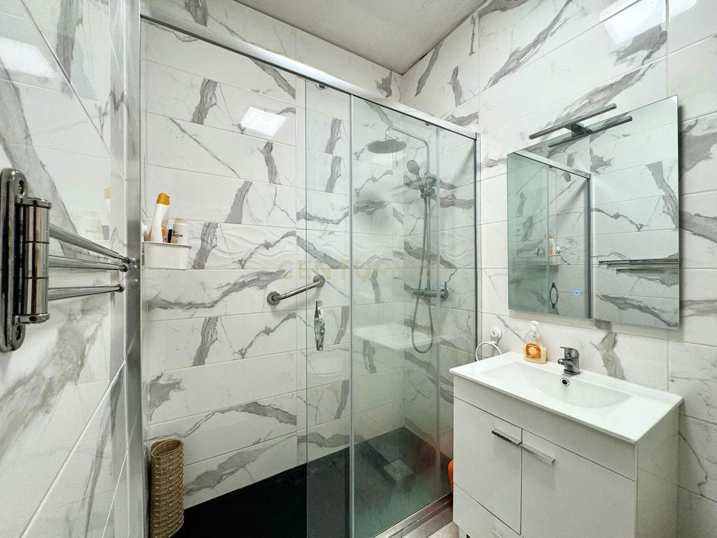 Fantástico Apartamento T2 com Varandas no Centro do Porto - Image 42