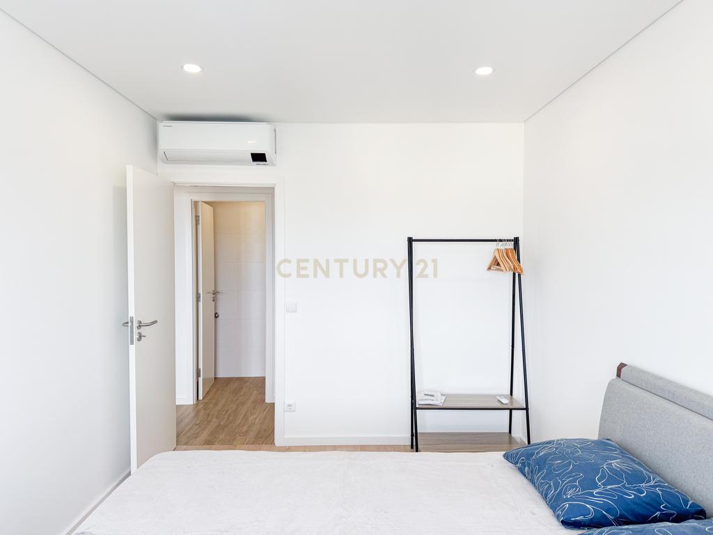 Apartamento T3 Remodelado com garagem em Braga | Próximo do Centro Histórico - Image 17