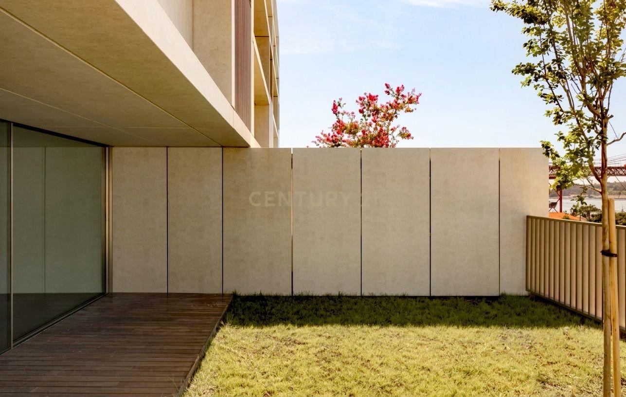 Fotografia 5 de Luxuosa Moradia T4 em Alcântara, Lisboa