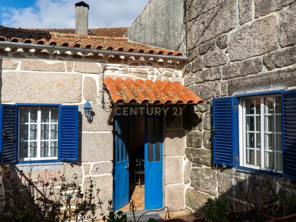 Casa Renovada T3 em Ervedal e Vila Franca da Beira - Image 21