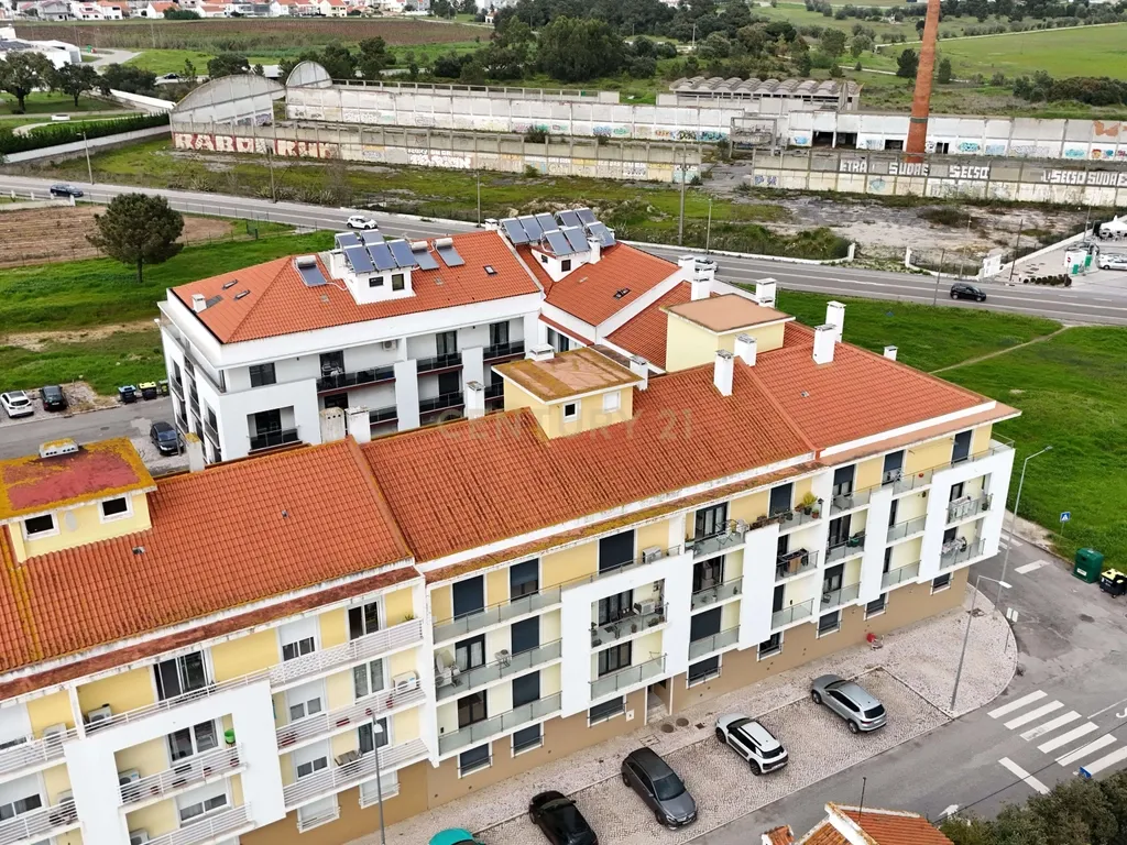 Magnífico Apartamento T4 com Duas Varandas e Arrecadação na Cascalheira, Pinhal Novo - Image 41