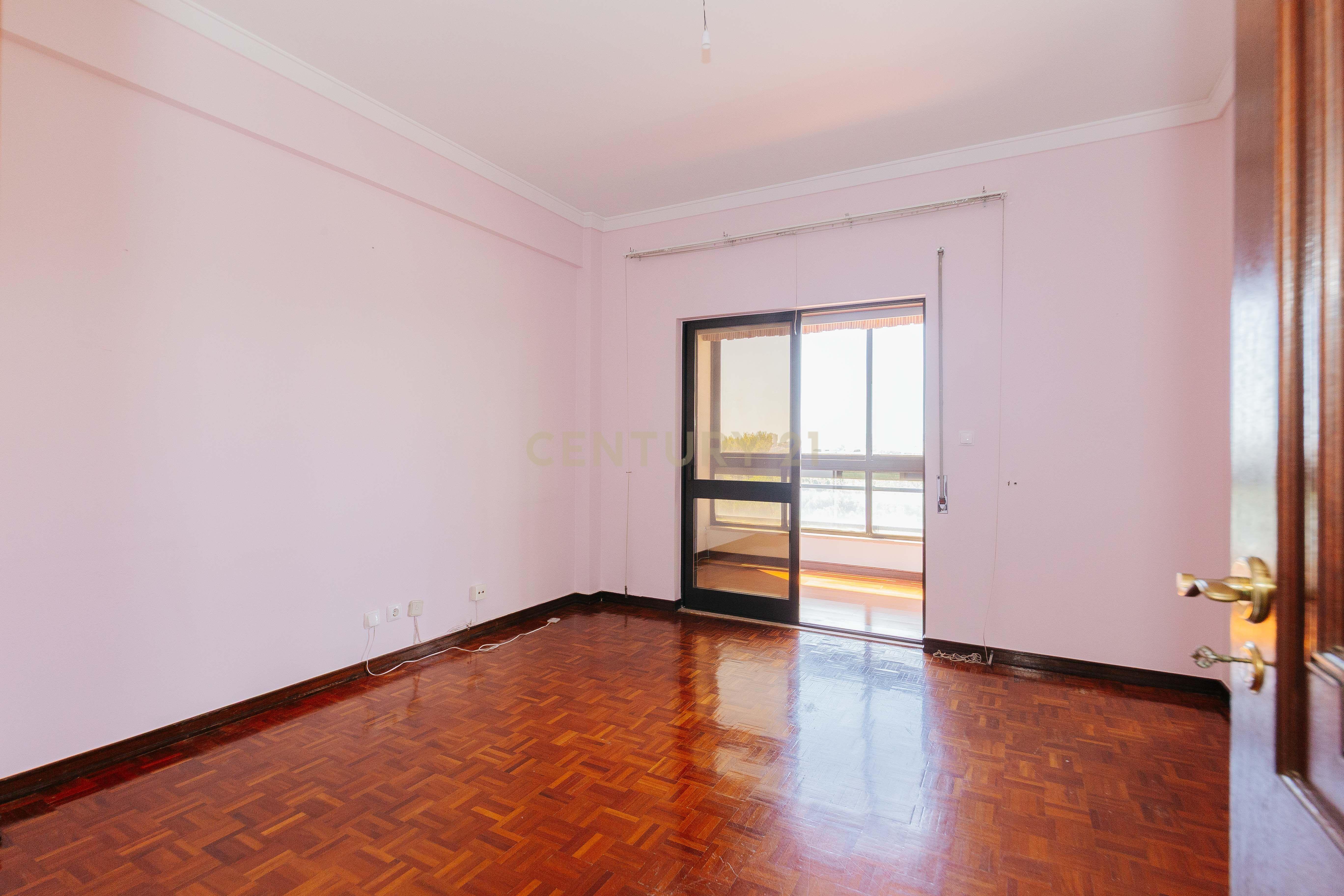 Fotografia 12 de Apartamento T3 - Restelo Lisboa