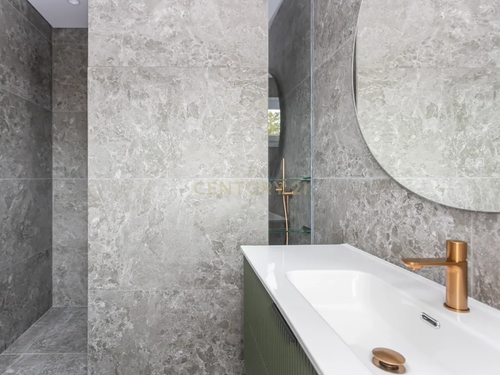 Mais que uma casa é um refugio de conforto e elegância ! - Image 50