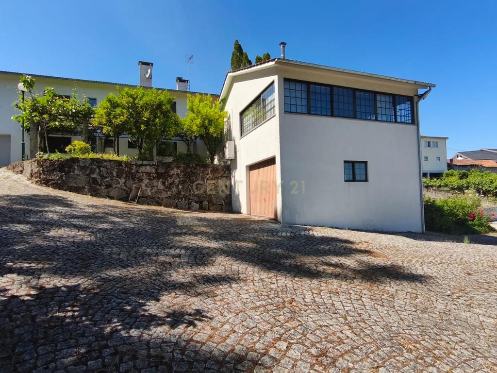 Moradia térrea com piscina e jardim próxima da cidade de Viseu - Image 16