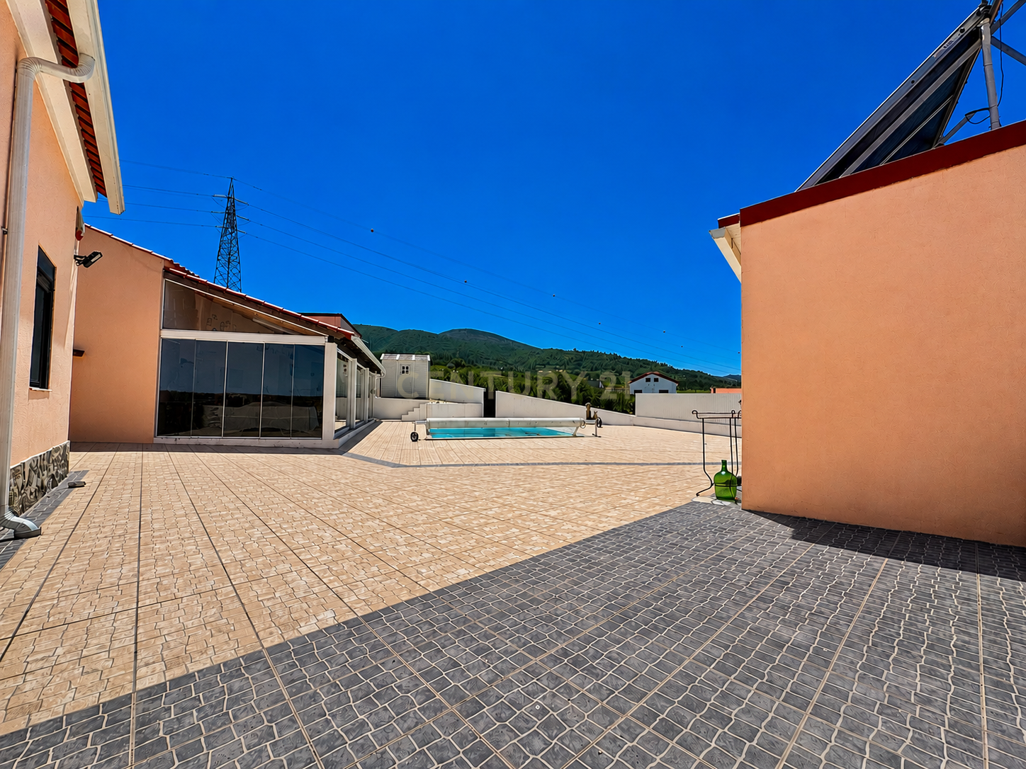 Fotografia 3 de Moradia T4 com Piscina e Segunda Habitação | Cadaval | Ideal para Habitação Familiar ou Investimento