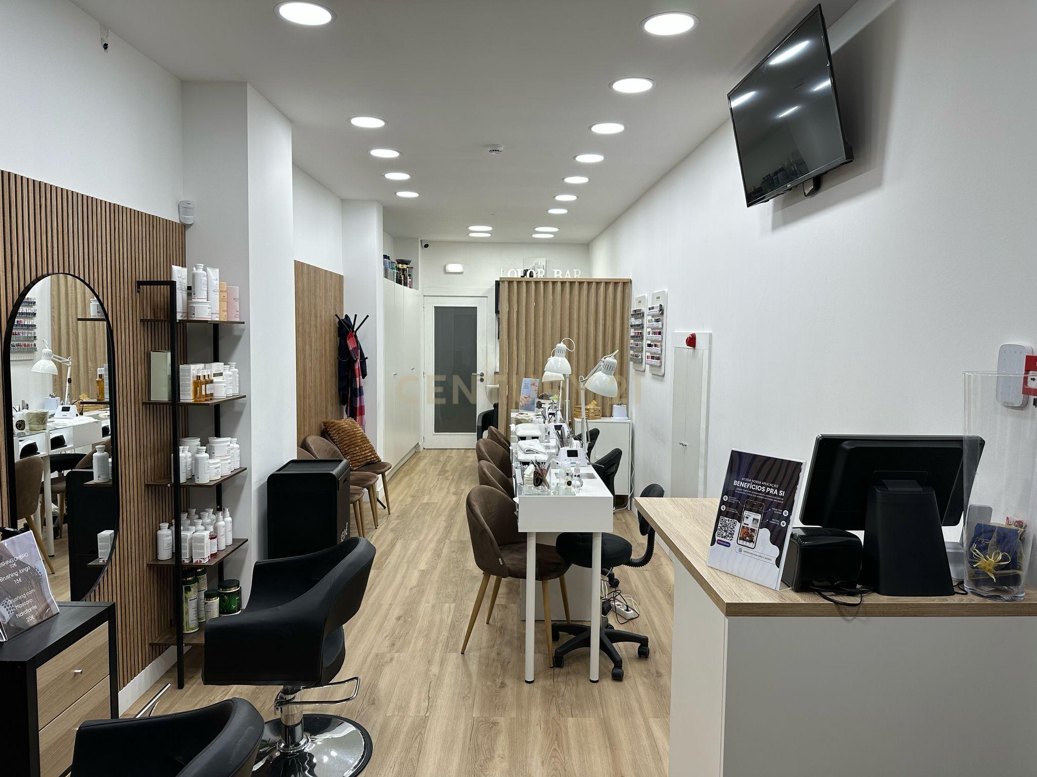 Trespasse de Salão de Cabeleireiro e Estética – Localização Premium no Centro da Cidade - Image 7