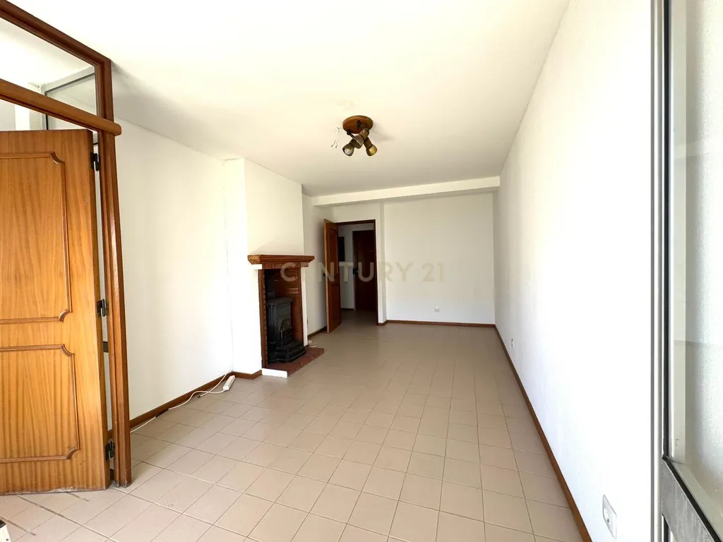 Duplex T3 na Rua João Lopes - Costa da Caparica - Image 5