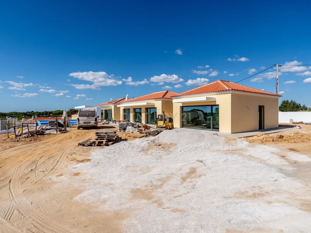 Moradia T4+1 de construção nova com piscina infinita | Caramujeira, Lagoa - Image 49