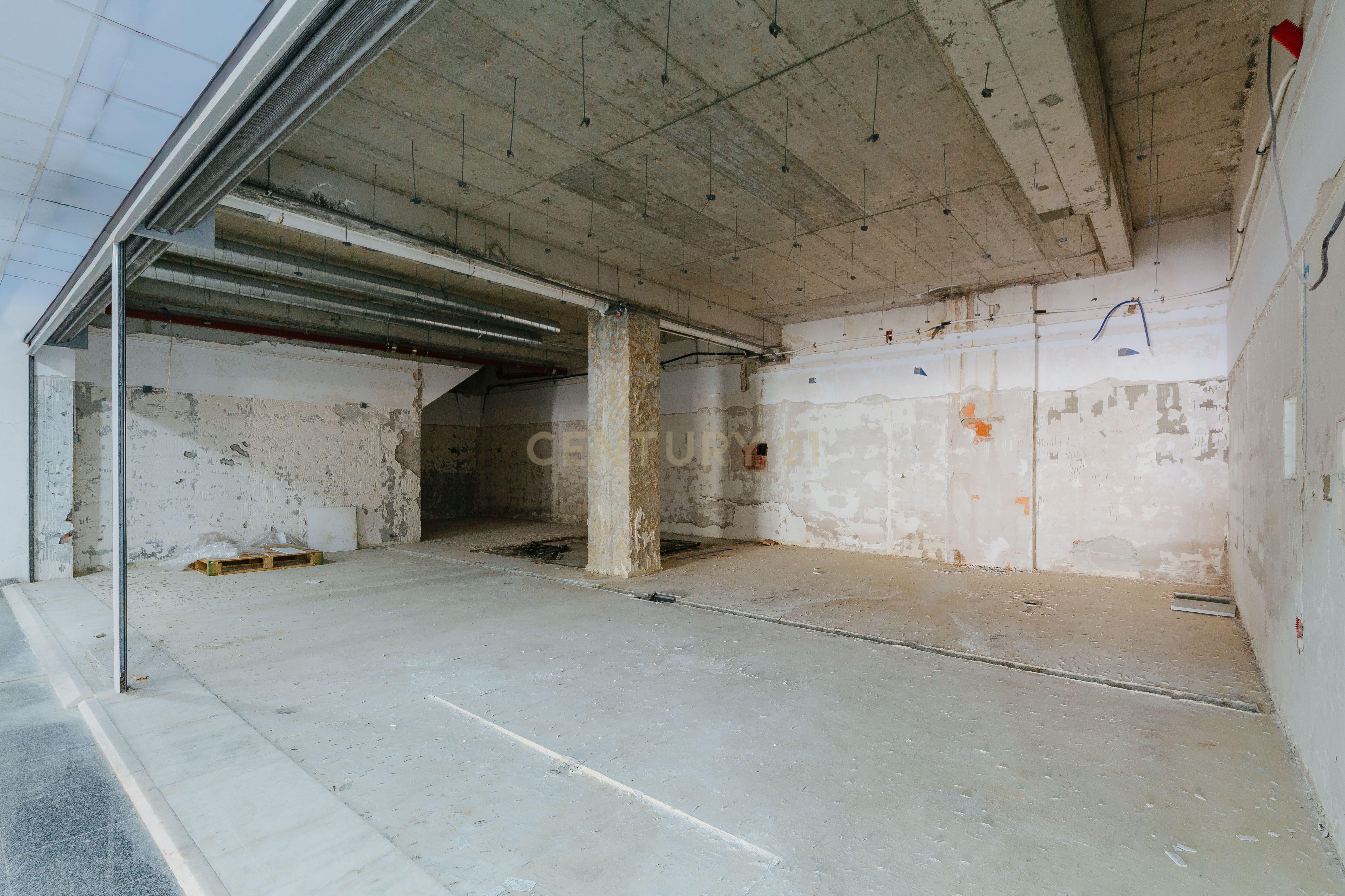 Fotografia 5 de LOJA - Galeria Comercial Benfica com estacionamento