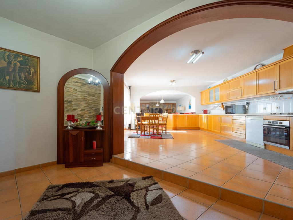 Moradia T4, com jardim e terraço, em Anadia  - Image 6