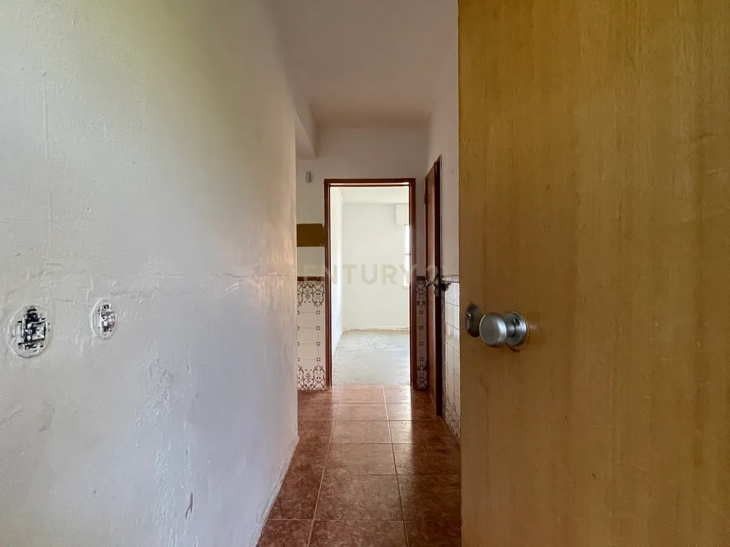 Apartamento T2 para Reabilitar, em São Sebastião, em Setúbal - Image 16