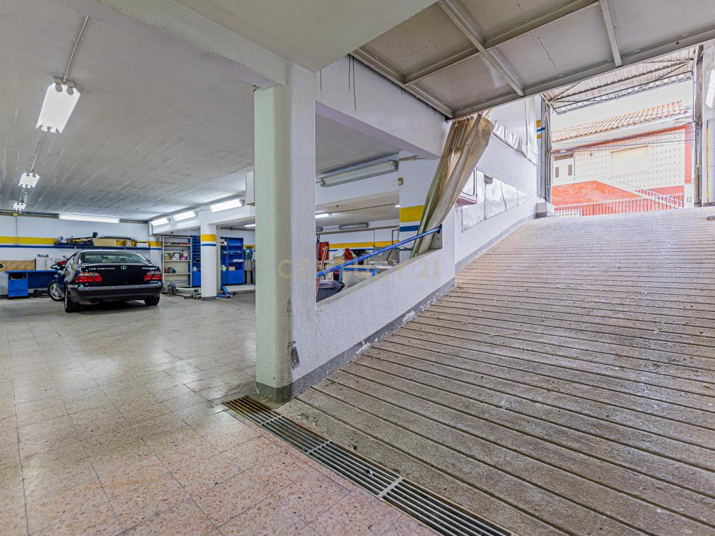 Trespasse Armazém Amplo com Oficina Totalmente Funcional Amadora - Image 26
