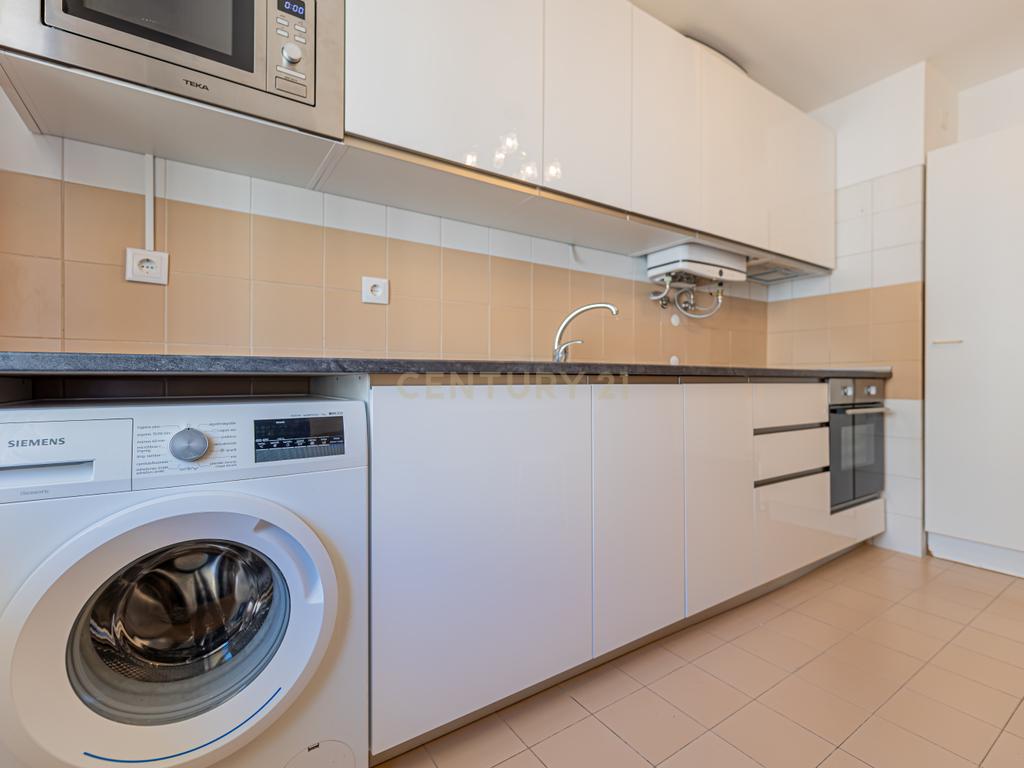 Apartamento T2 Remodelado Monte da Caparica - Image 8