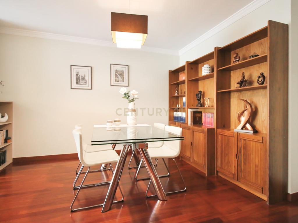 T3 remodelado com garagem para 2 carros no Bairro das Artes - Porto - Image 8