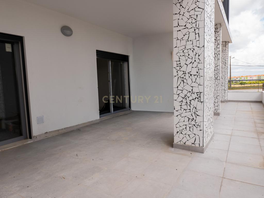 CONDOMINIO QUINTA DA LADEIRA - T2 e T3 COM TERRAÇOS, CHURRASQUEIRA E JARDIM - Image 21