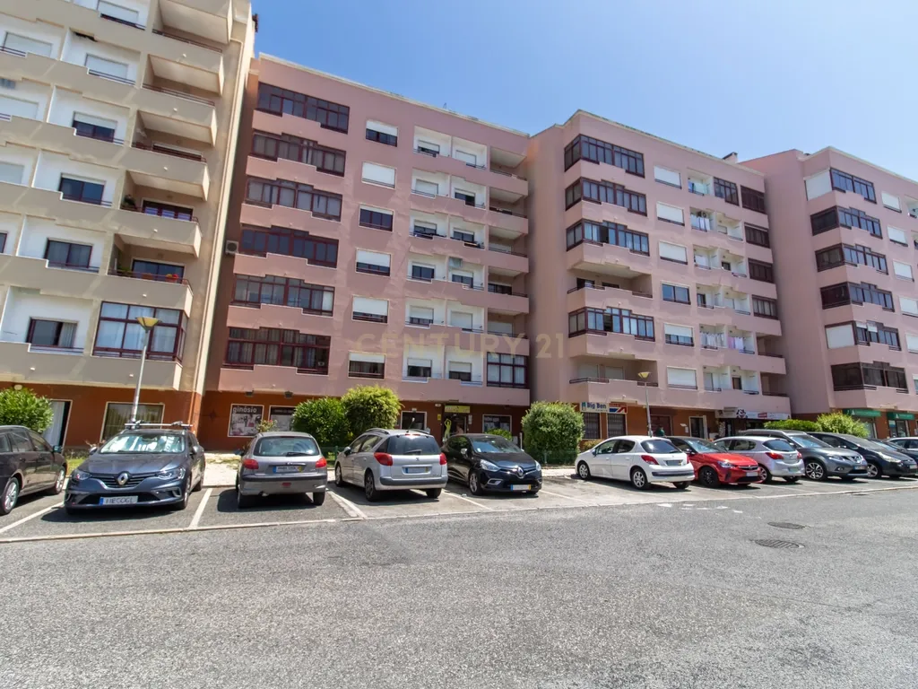 Apartamento T2 com suíte, varandas e garagem-  Cacém - Image 20