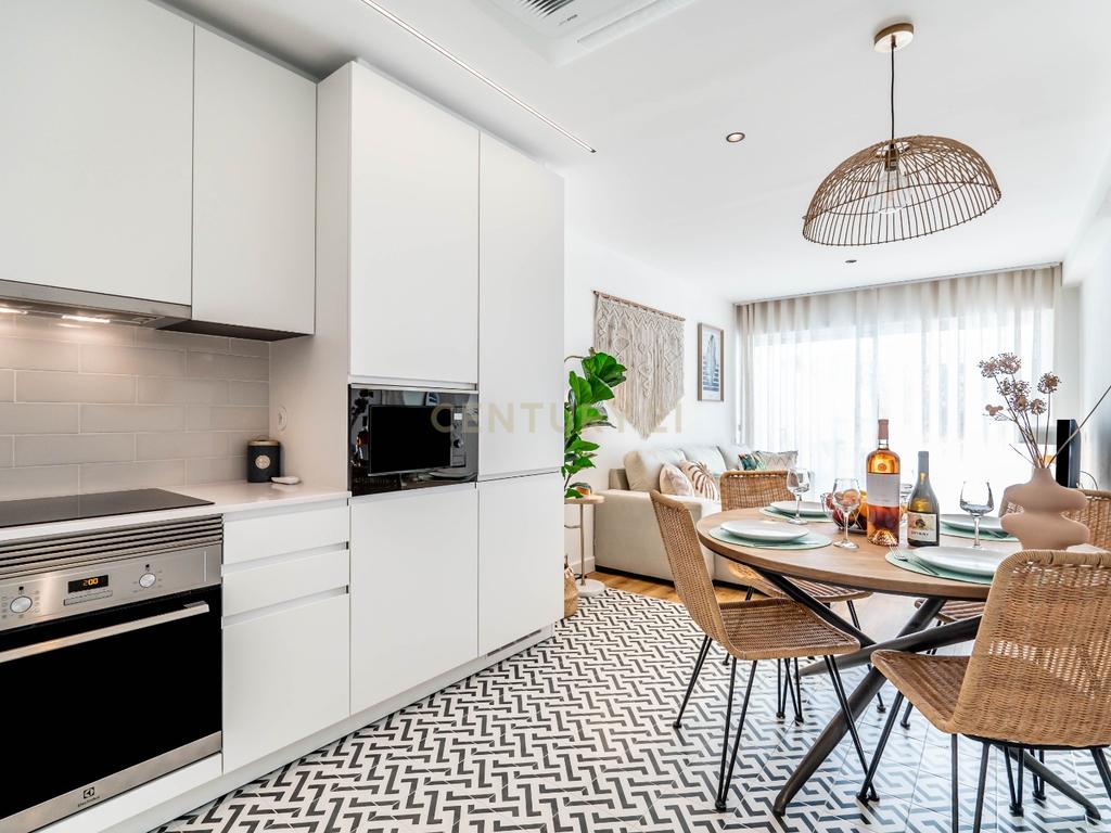 Apartamento T1 Renovado no Centro Histórico de Albufeira, a 100 metros da Praia - Image 3