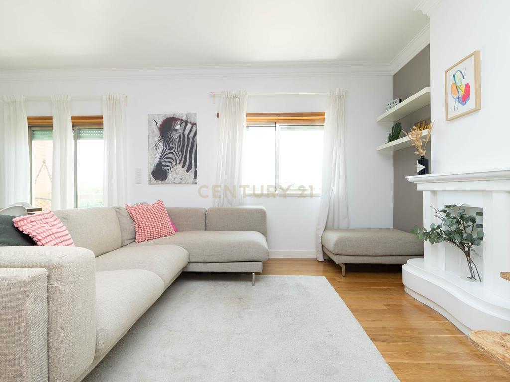 Apartamento Duplex T3 perto do mar na Caparica — Conforto, Elegância, Proximidade da Natureza e Estilo de Vida Descontraído - Image 46
