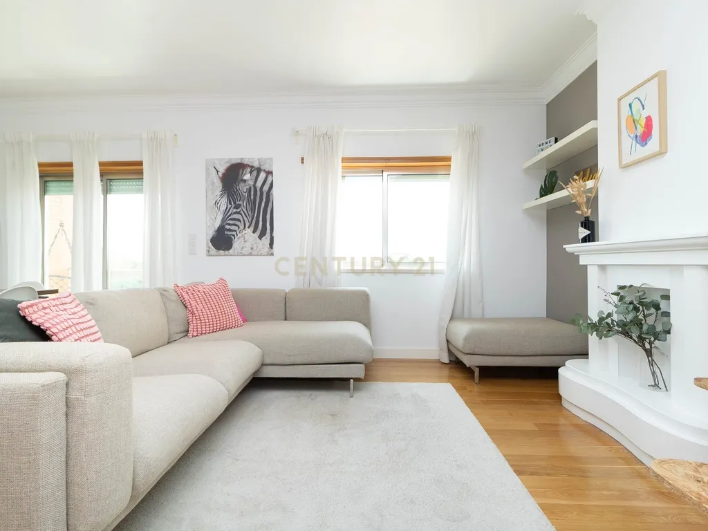 Apartamento Duplex T3 perto do mar na Caparica — Conforto, Elegância, Proximidade da Natureza e Estilo de Vida Descontraído - Image 46