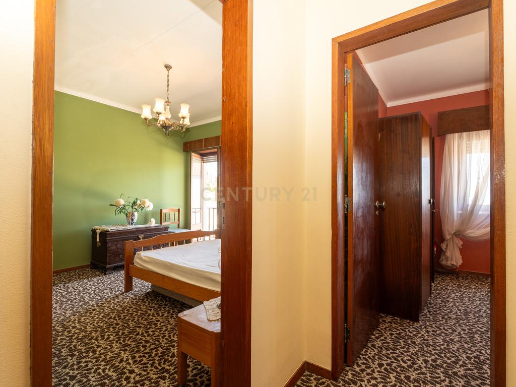 ** Excelente Moradia T3 c/ boas áreas na Ventosa - Torres Vedras ** - Image 32