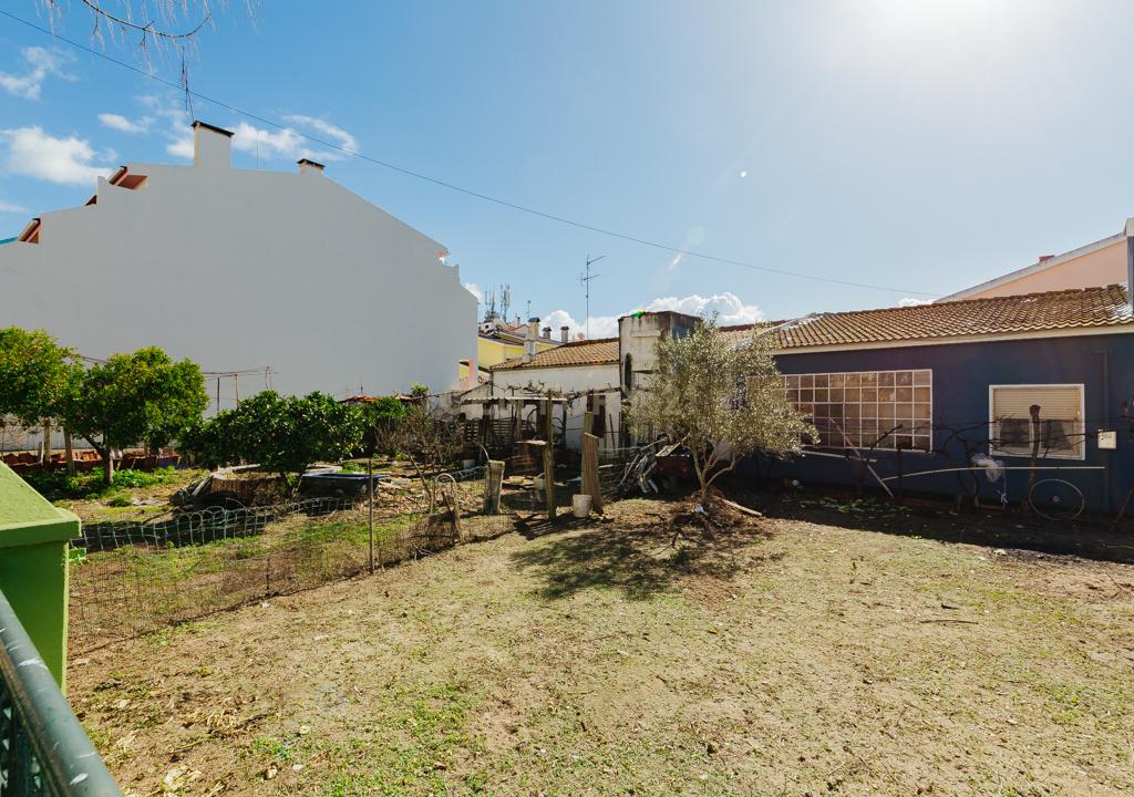 Montijo/Excelente Lote de Terreno com 1056m2 e Moradias para Remodelacao. - Image 14