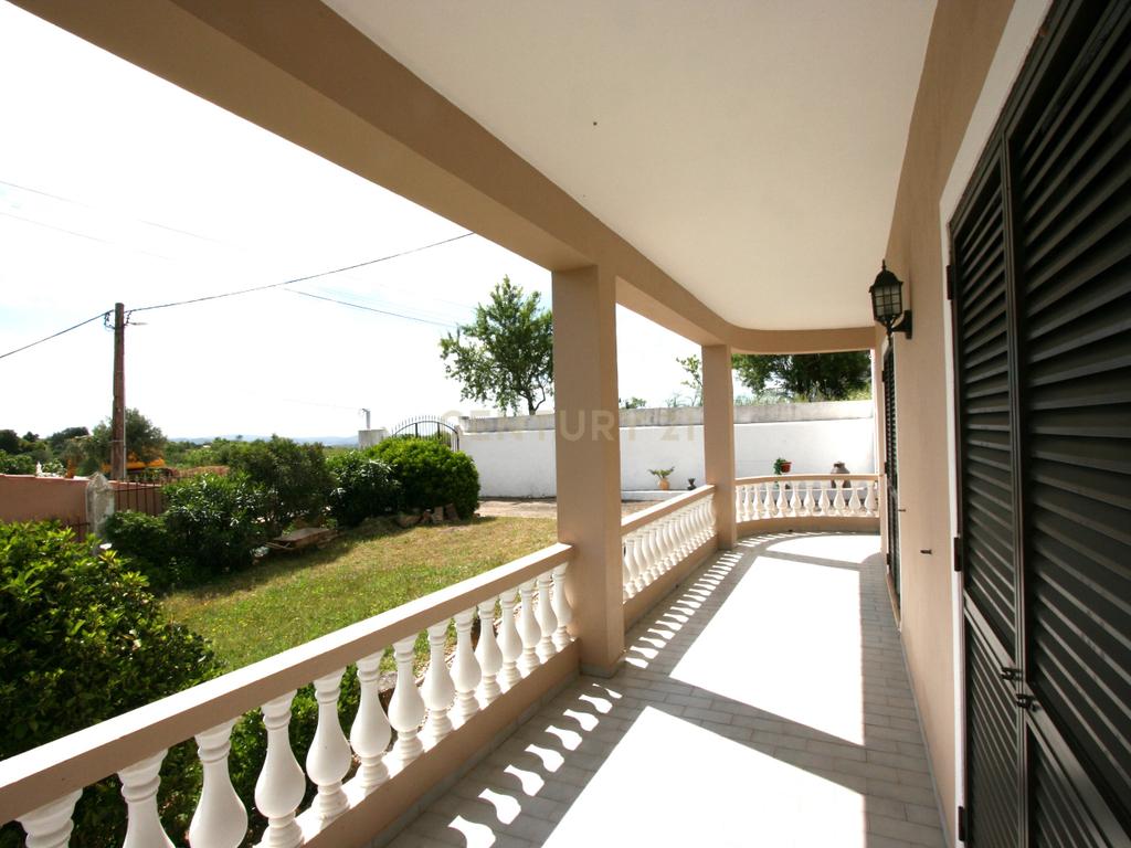 Propriedade de estilo tradicional T3+1, anexo e lote de 8080 m2 em Portela, São Bartolomeu de Messines - Image 6