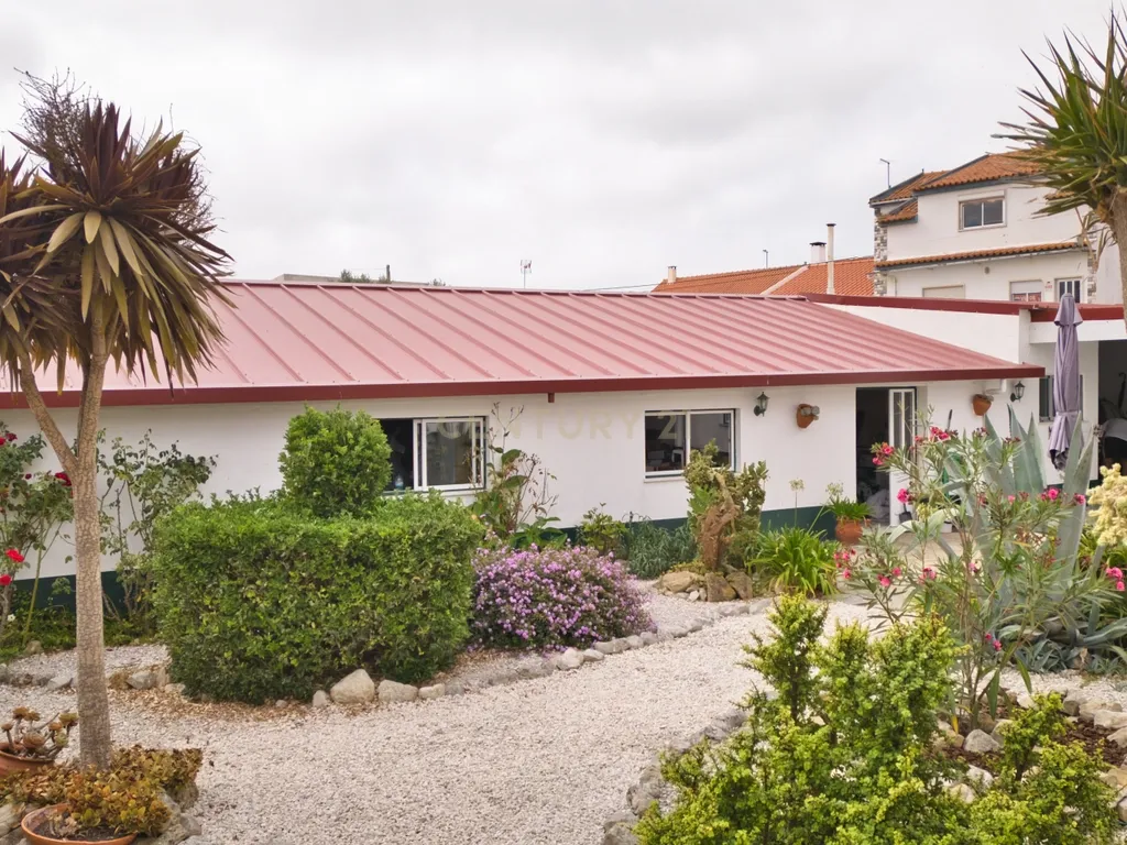 Linda Moradia T2 com Jardim e garagem a poucos kms de Martinho do Porto - Image 22