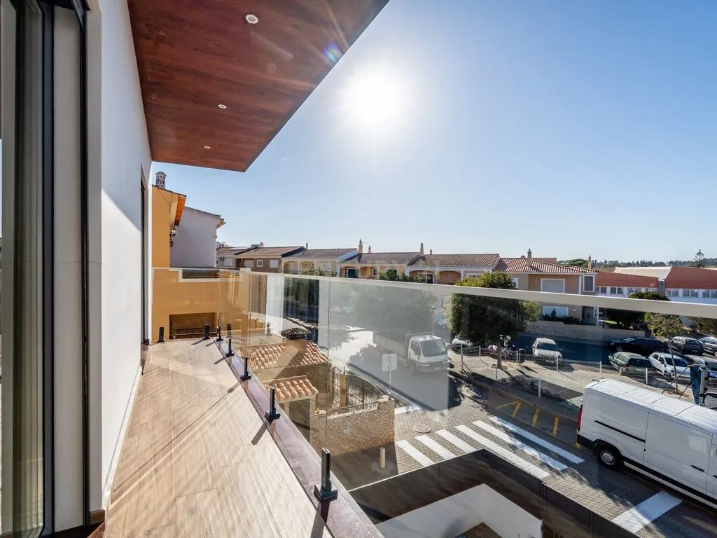 MORADIA MODERNA T3 COM GARAGEM EM ODIÁXERE - Image 22
