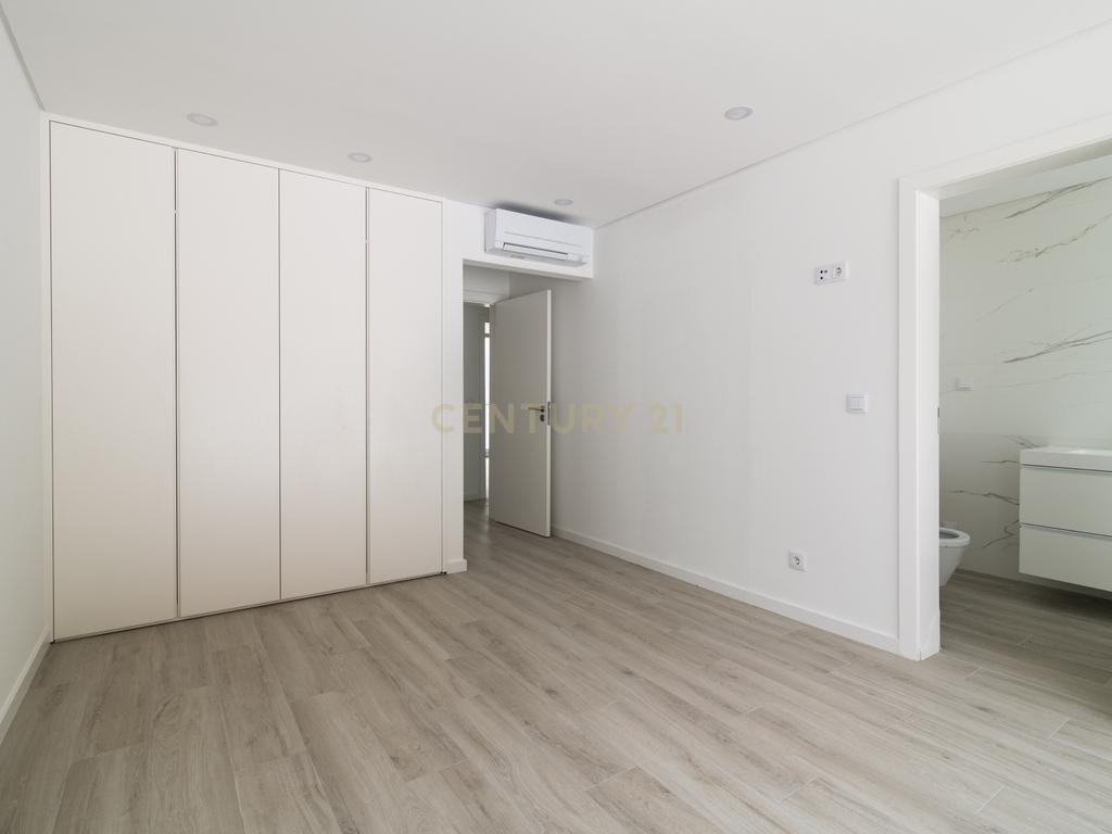 Condomínio Villas d’Ouro – Exclusividade e Conforto no Coração de Sesimbra - Image 35