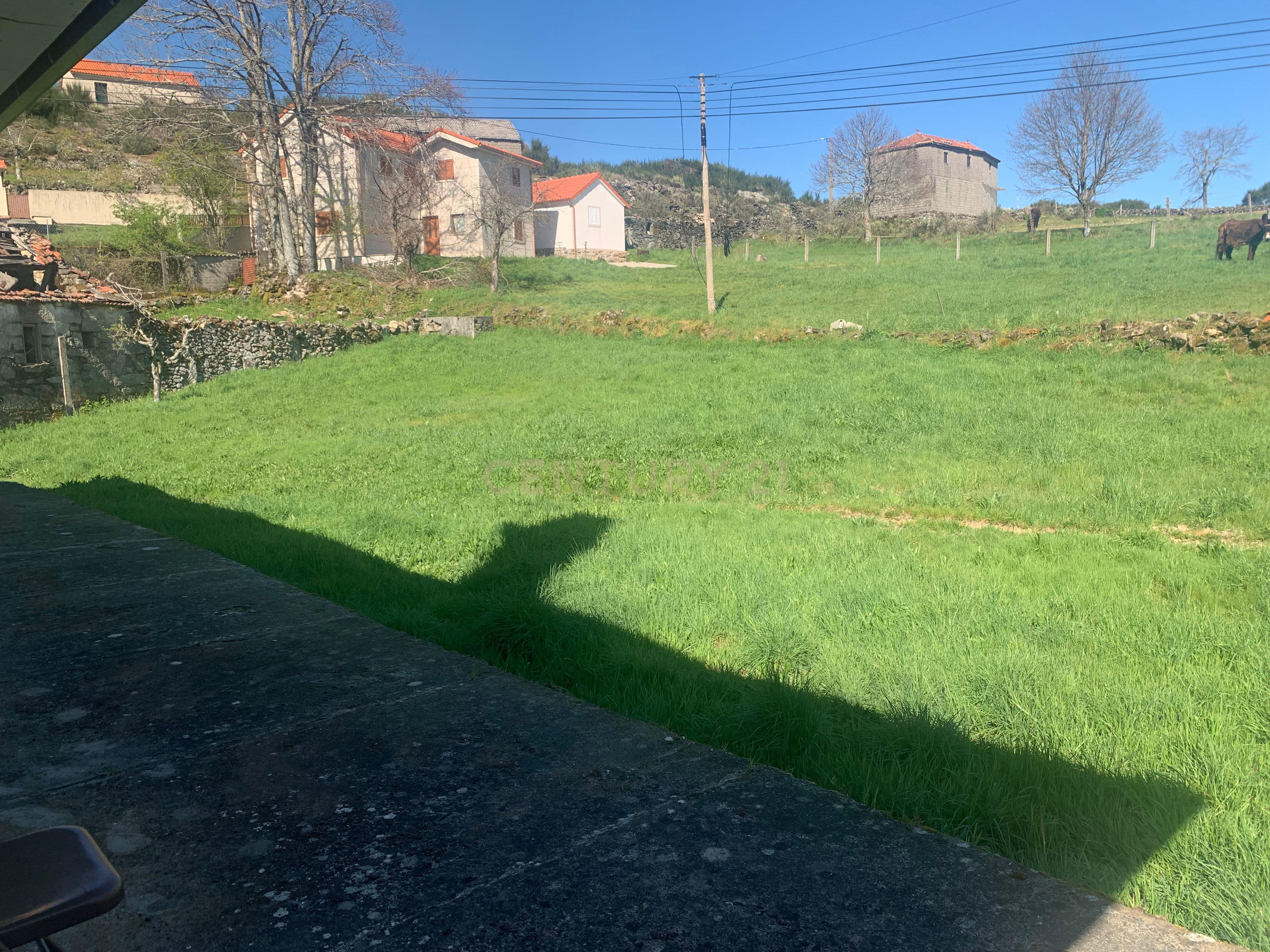 Casa pronta a habitar com garagem e terreno – a 2 km do Rio Rabagão - Image 34