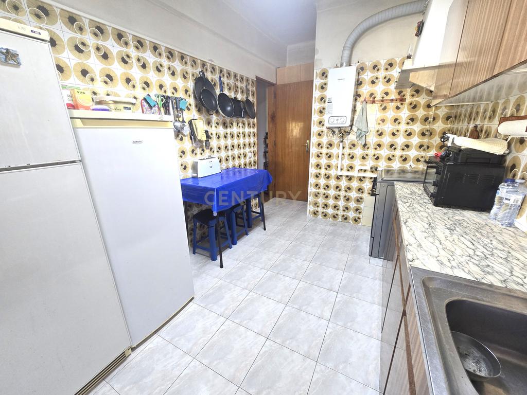 Apartamento T3 com varandas e arrecadação - Image 19
