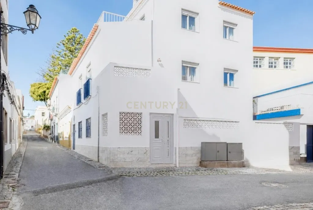 Guest House - Oportunidade de negócio no centro histórico de Lagos - Image 40