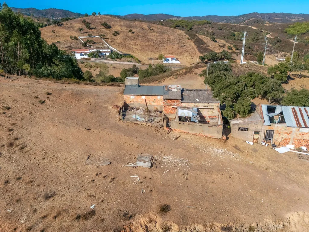 Ruína com Terreno ideal para Habitar ou Investir | São Brás de Alportel - Image 5