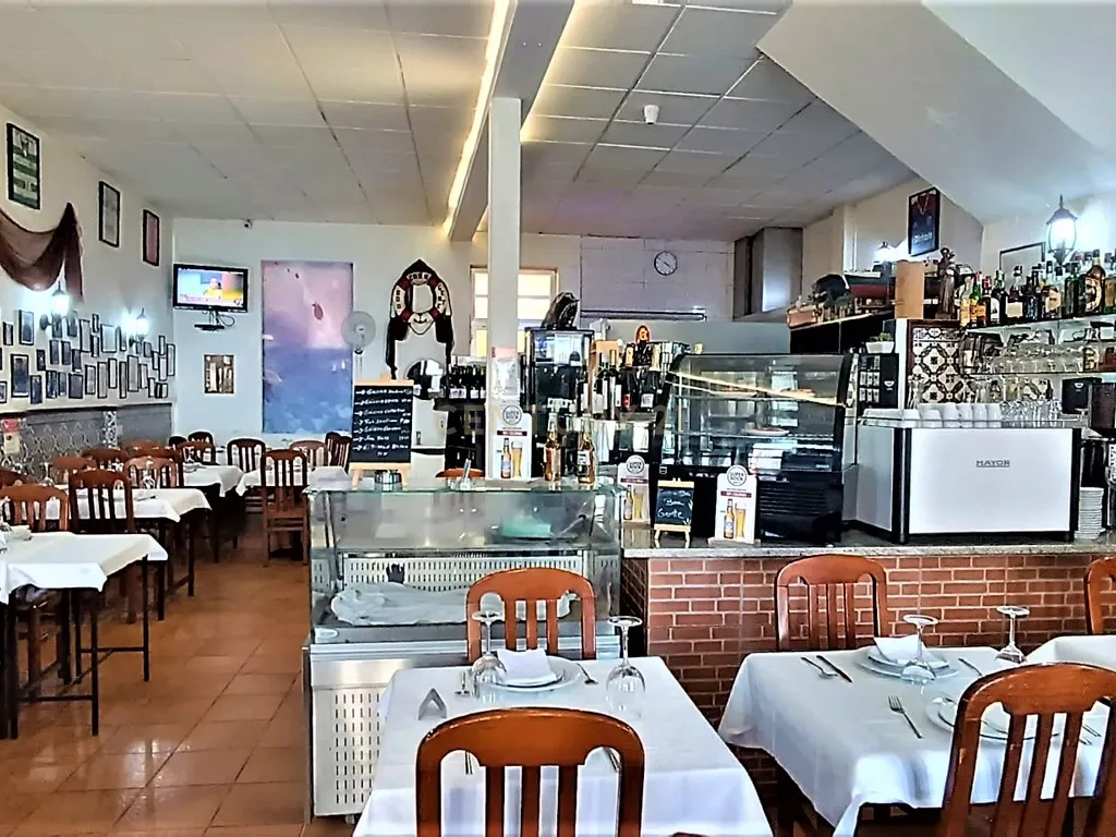 Trespasse de um conceituado restaurante "O Malcriado", com apartamento T2 associado, no centro de Matosinhos, Porto - Image 11
