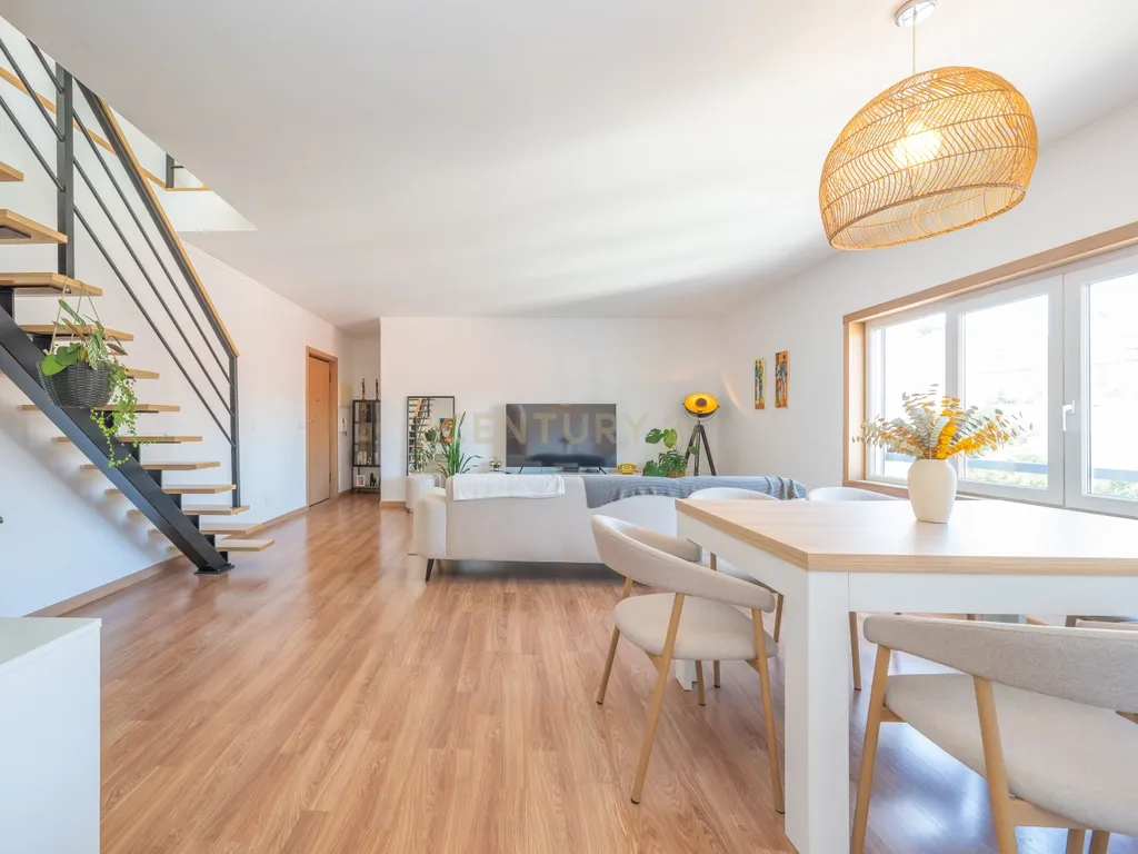 Excelente Apartamento T3 Duplex c/ Garagem, na Galiza, Estoril, Cascais - Image 8