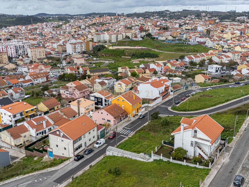 Terreno Urbano para construção de moradia unifamiliar (Casal de Cambra) - Image 10