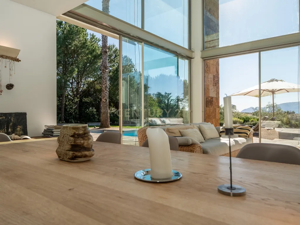 Moradia Exclusiva em Primeira Linha de Mar com Piscina Infinita / Tróia-Carvalhal - Image 11