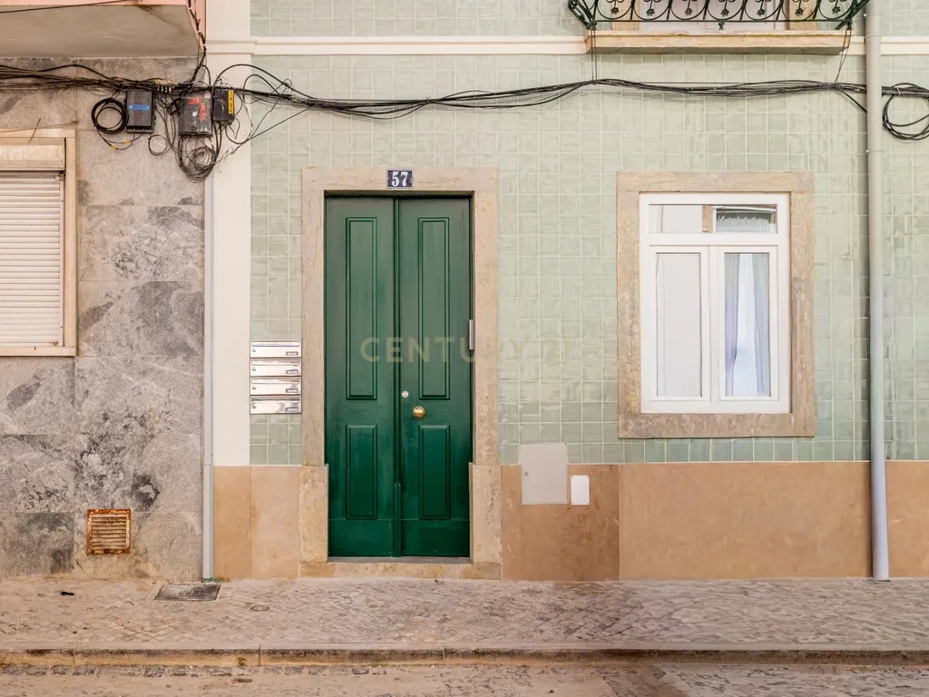 Duplex T3 para Venda, em Campolide – Pé-Direito Duplo, Terraço e Classe Energética A | 940.000 € - Image 34