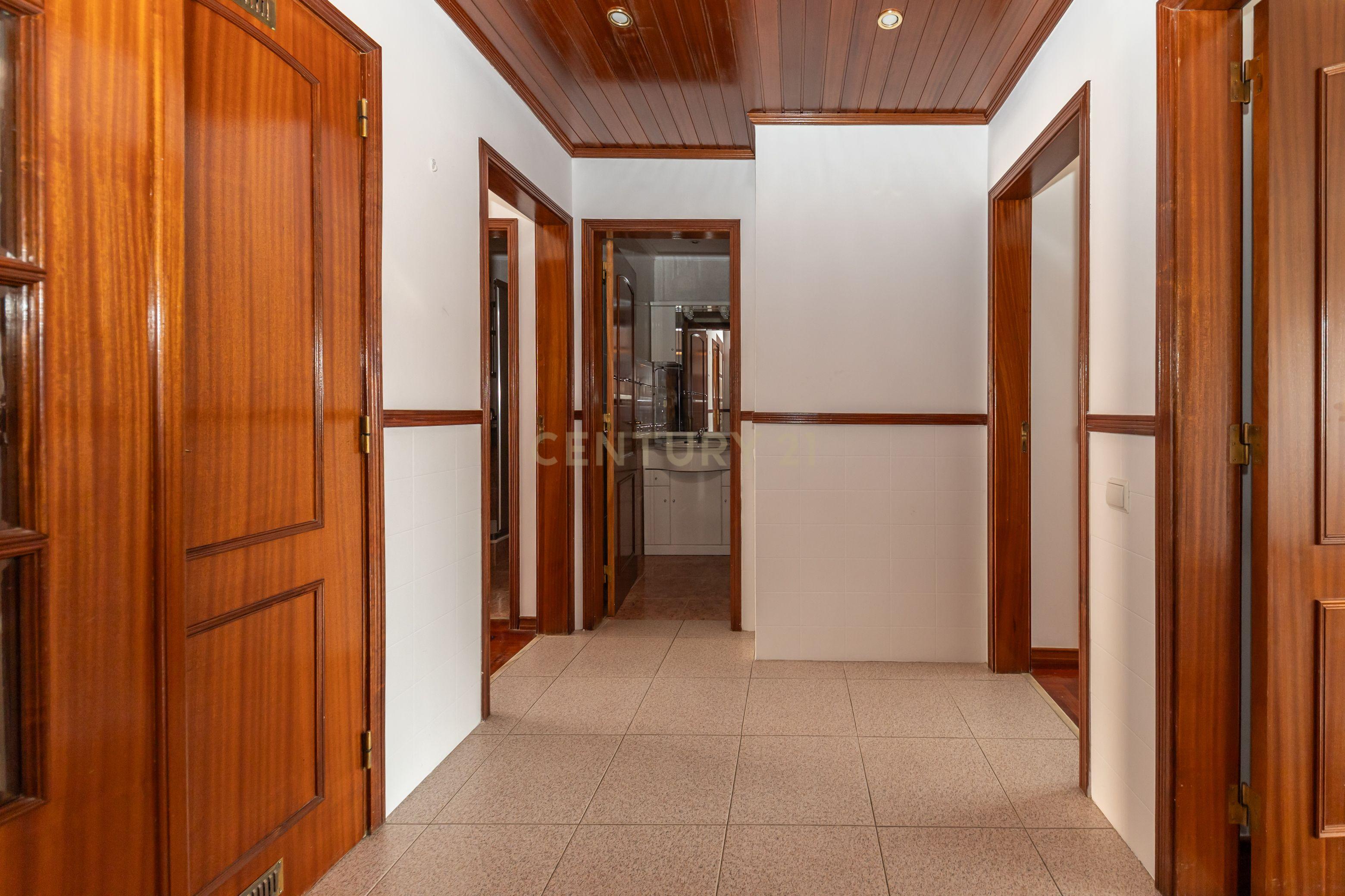 Apartamento T3 para arrendamento – Quinta da Marialva, Corroios - Image 26