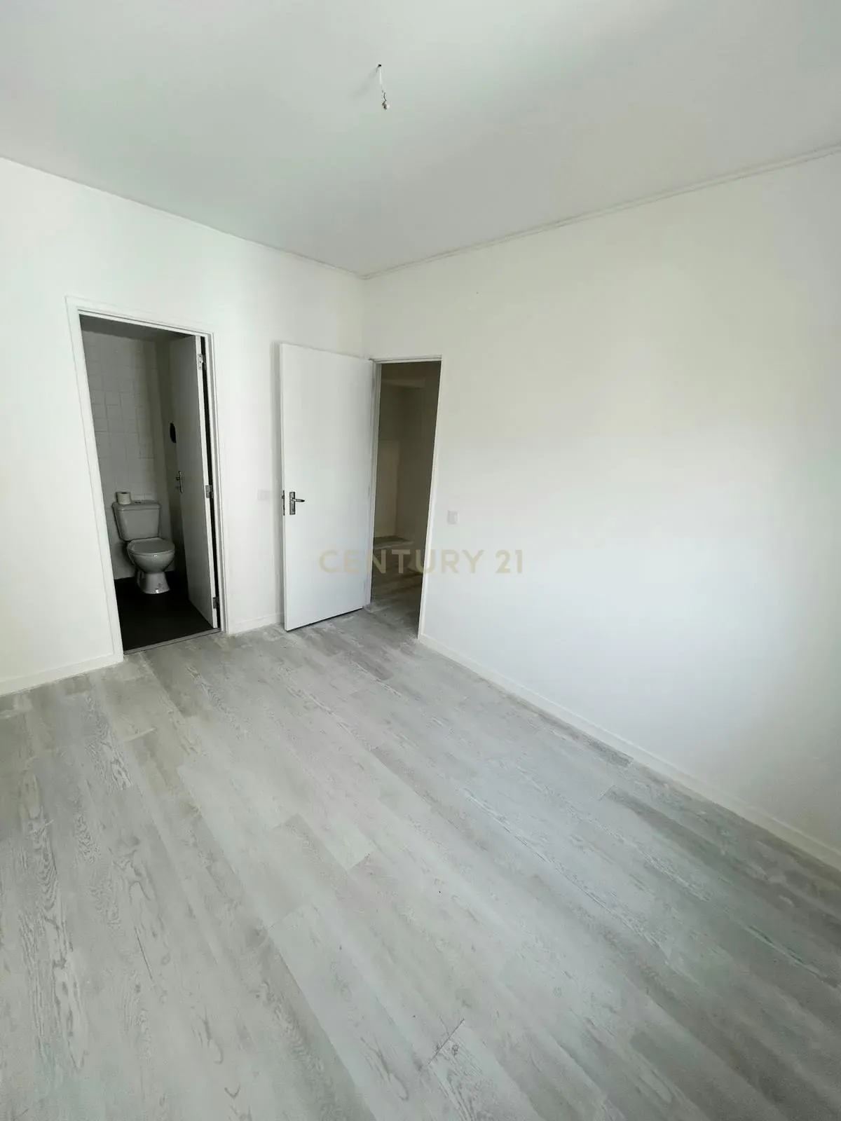 Fotografia 8 de Apartamento T3 com 100 m2 no Monte Estoril para arrendamento