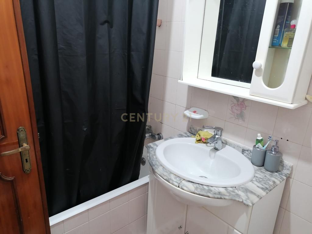 Apartamento T2 em Seixal com Elevador e Proximidade a Serviços - Image 15