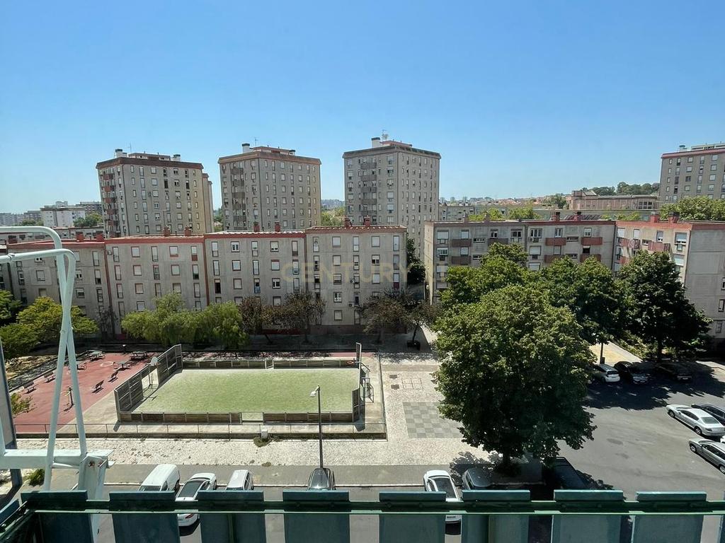 Apartamento T2 | Remodelado | Elevador - Image 11