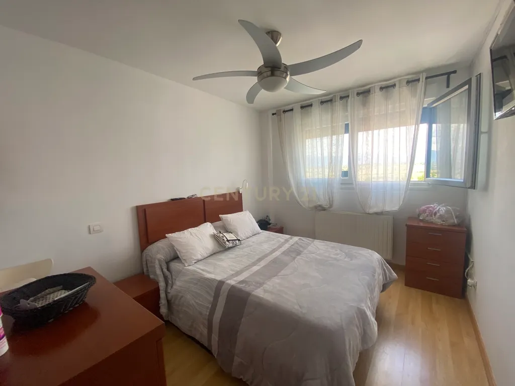 Luxuoso Apartamento com Vista Panorâmica em Madrid - Image 16