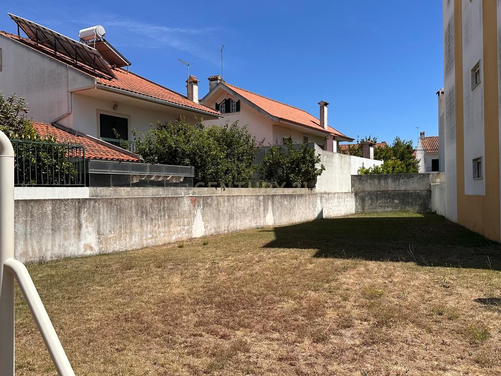 Venda T1 com Terraço Privativo em Condomínio Fechado no Carregado - Image 33