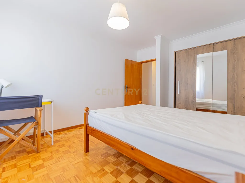 Apartamento T2 Remodelado Monte da Caparica - Image 5