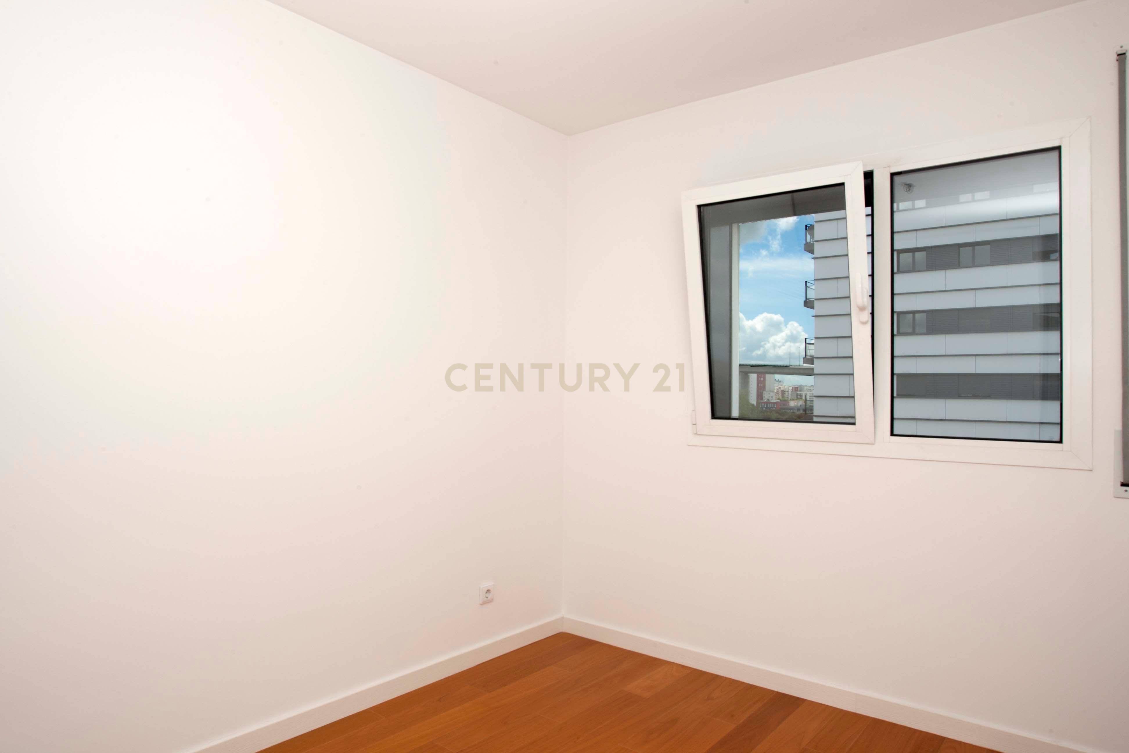 Apartamento T2 com Vista para o Mar em Lisboa - 1600€ - Image 13