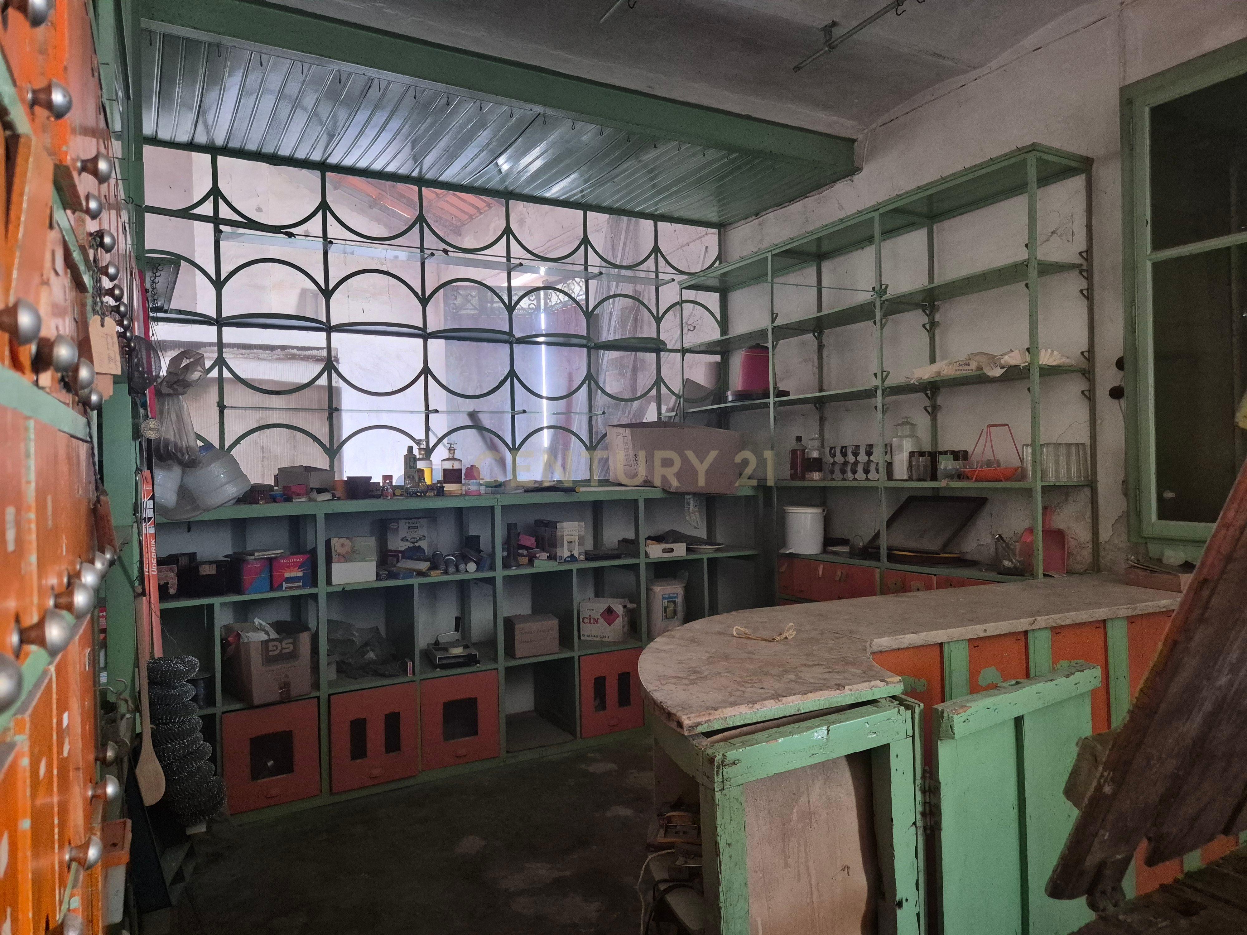 Fotografia 9 de Oportunidade  em Pias: Loja e Casão  (Junto ao Restaurante "O Adro")