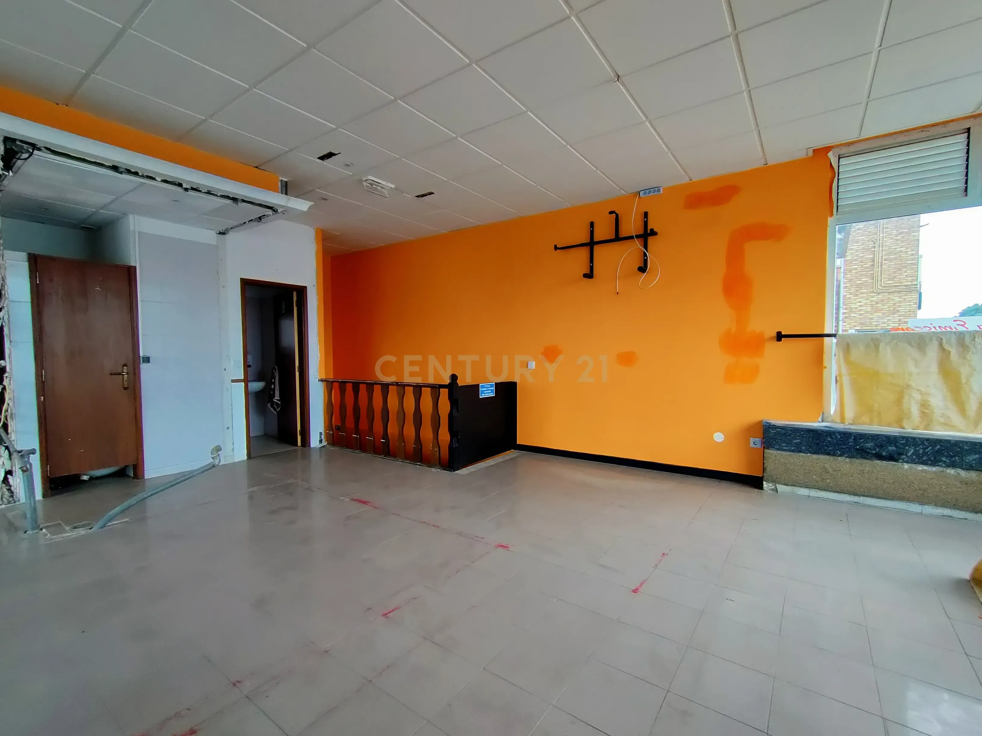 🏢 Loja com Cave para Comércio – Oportunidade Única em Azurara, Vila do Conde! 🏢 - Image 11