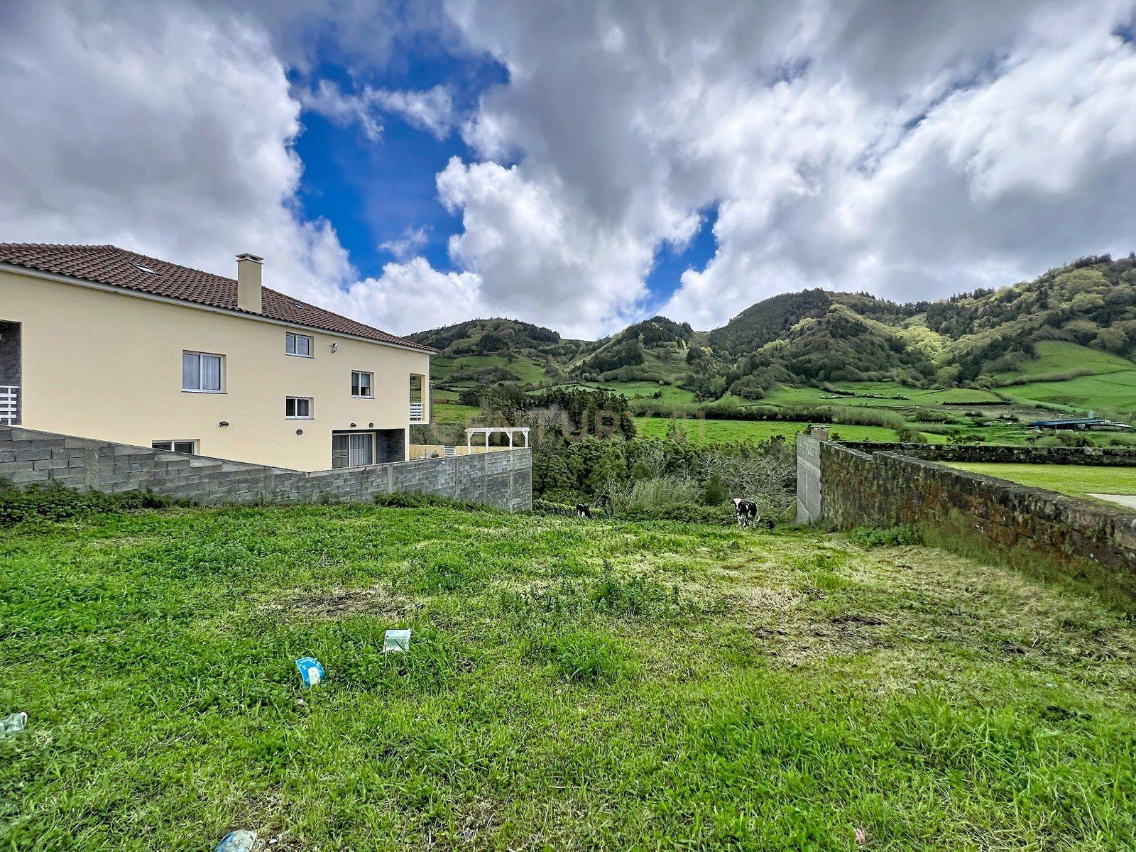 Fotografia 9 de Lote para Construção com vista para a montanha.